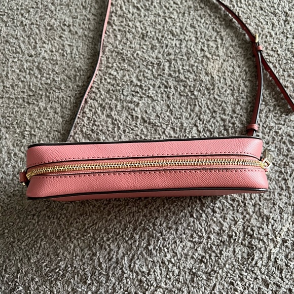 Michael Kors Jet Set Crossbody - Picture 3 of 5